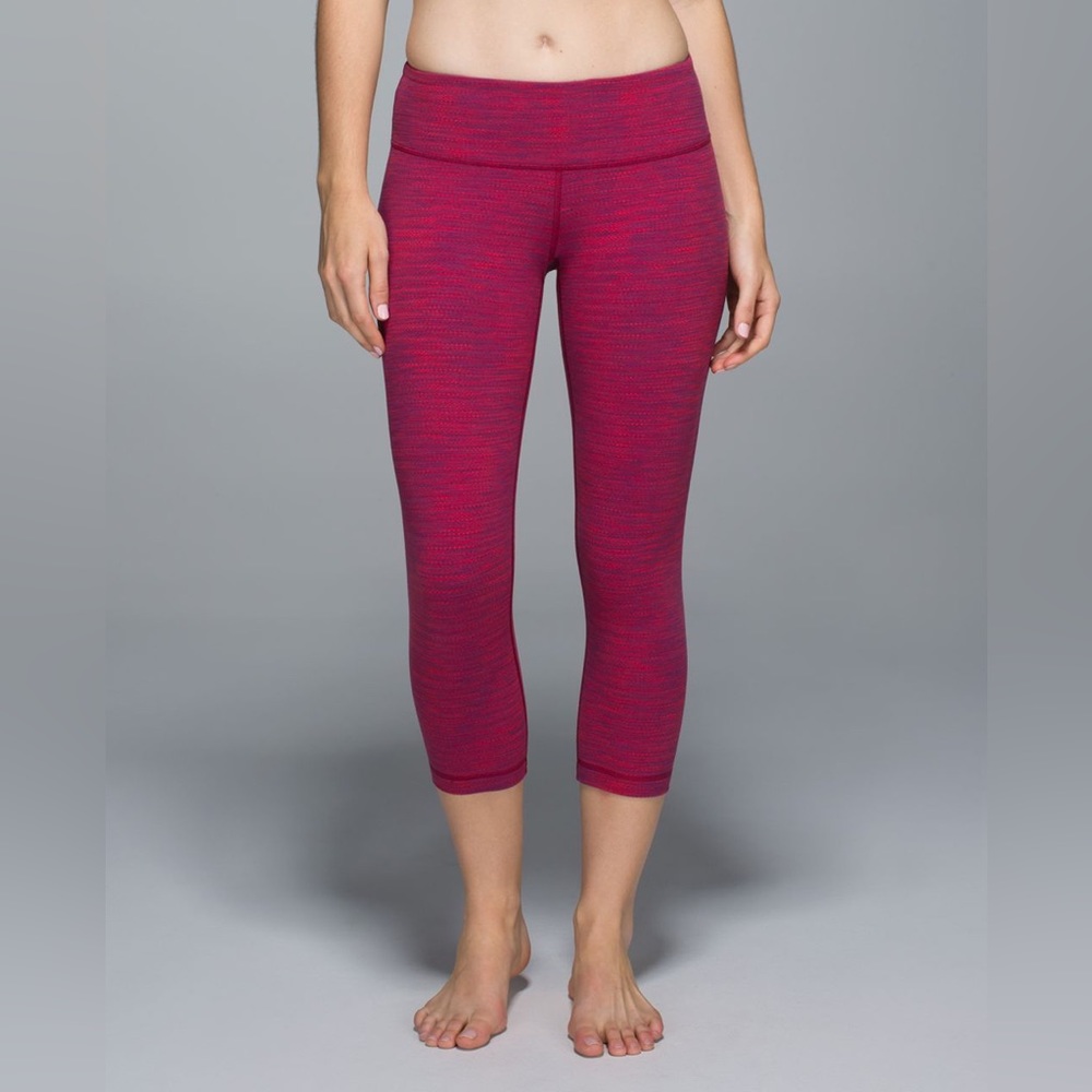 Lululemon Wunder Under Crop II Diamond Jacquard Space Dye Bumble Berry Size 4